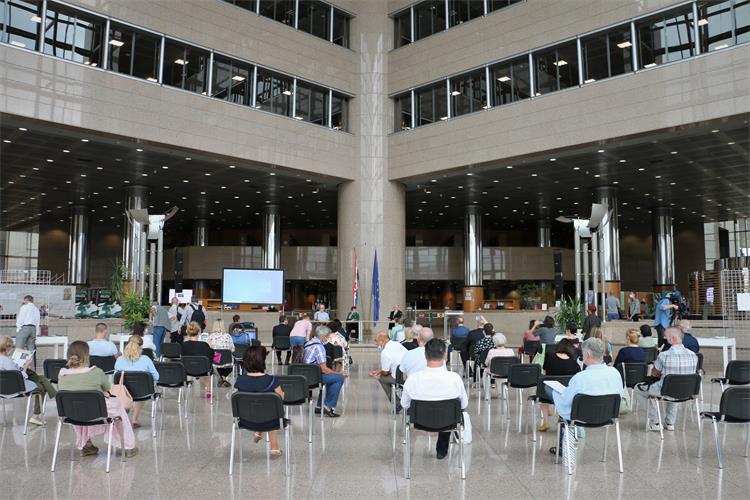 Slika /slike/fotogalerija/2020godina/Izložba Dušan Karpatsky/IMG_7523.JPG